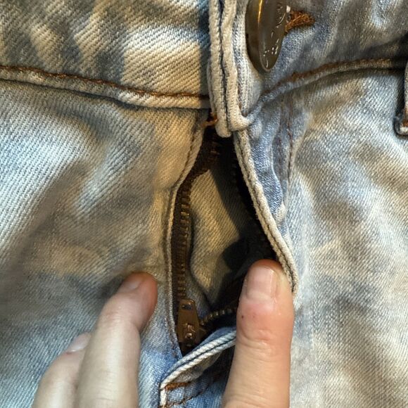 Kut From The Kloth Gidget Frey Shorts Size 4 Light Wash Denim - Picture 7 of 8